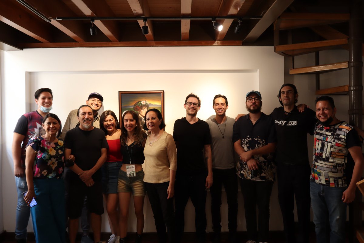 JohnnyAntuHap's tweet photo. El maestro @luistovars impartiendo el Taller de Crítica Cinematográfica, dentro de las actividades del @FCMDurango 

@revistacinefago 
@iceddgo https://t.co/4oJWrHgEFJ