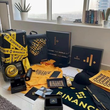 0xadai's tweet photo. 🌴 阿呆 ✖ #Binance    @Yingbinance🎄
  
联名抽奖 送 Binance 五周年礼物

抽奖总量3份(套) ，直接空投到家

步骤1 关注：
@joinsui 
@Yingbinance
@0xggy
步骤2.点赞➕转发@三位好友
3.中奖用户在
@yingbinance

公布名单，抽中找我提交地址即可。
#Binance  #Giveaways https://t.co/rWTWdt6uPp