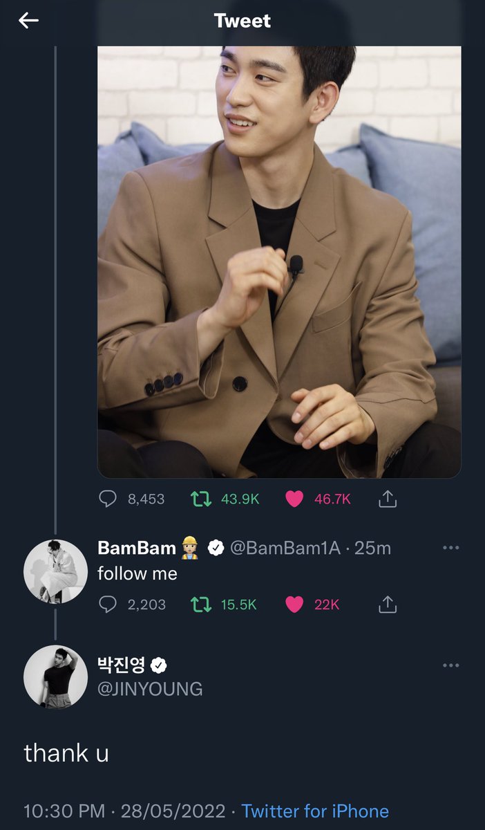 markjinssi's tweet photo. he thanked bambam for??? lmaoo https://t.co/D4OgLg16Jy