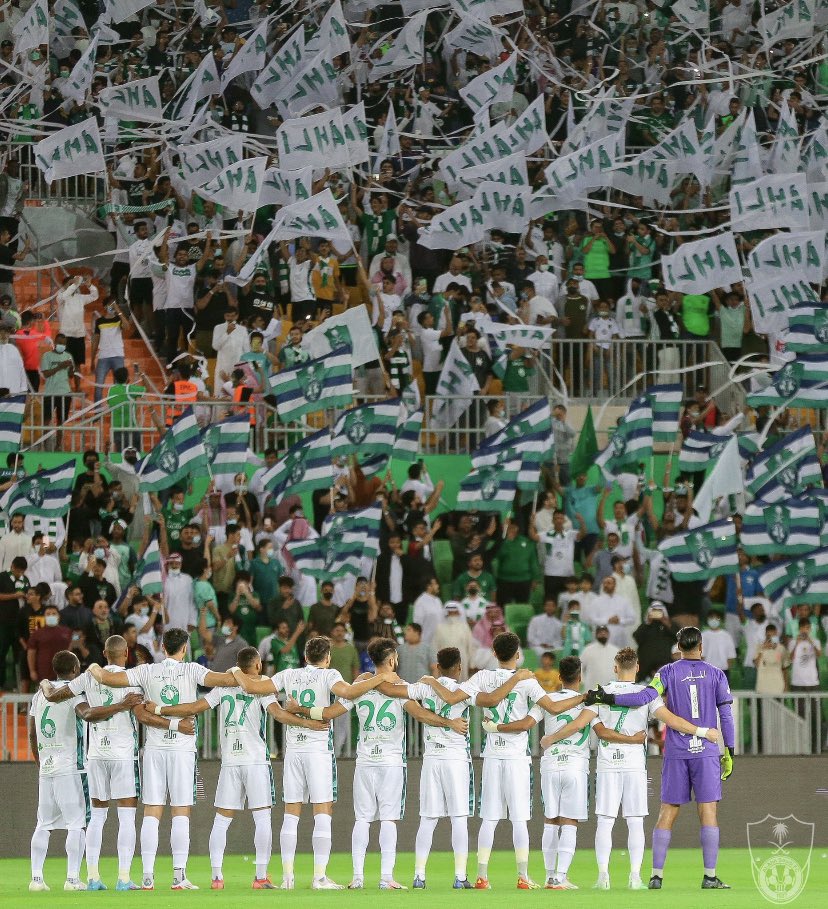 Allaawi_11's tweet photo. يارب ليله ملكيه اهلاويه مدريديه 🤍💚. https://t.co/ppjyet3Rd5