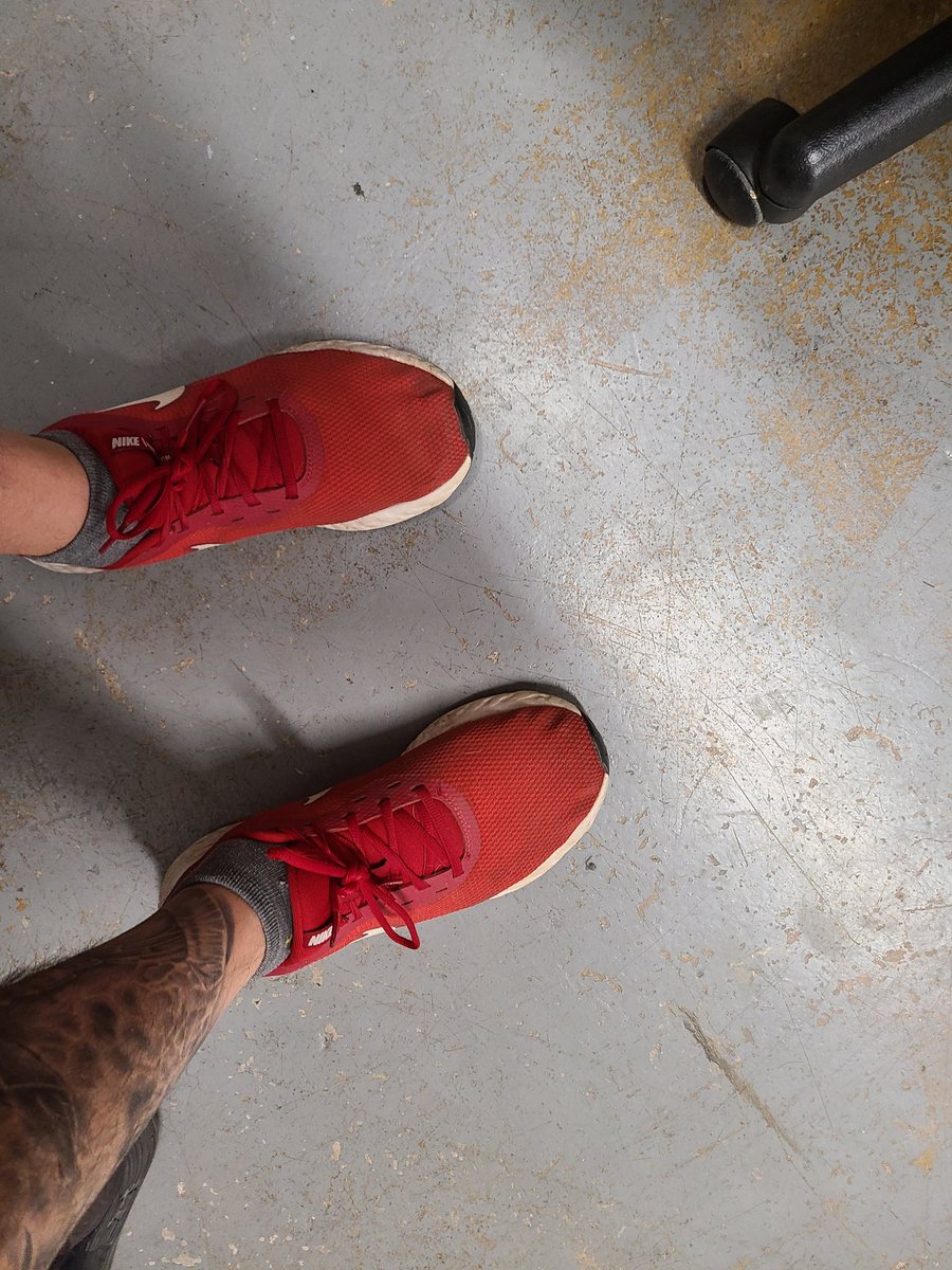 lfc_cb's tweet photo. Well, I may not be watching the game live, just following on my phone at work here BUT I'm decked out in LFC gear and hey, at least my work short is red too! π
#liverpoolfc #lfc #lfccb #championsleaguefinal #liverbird #anfield https://t.co/nrxP0f06mV