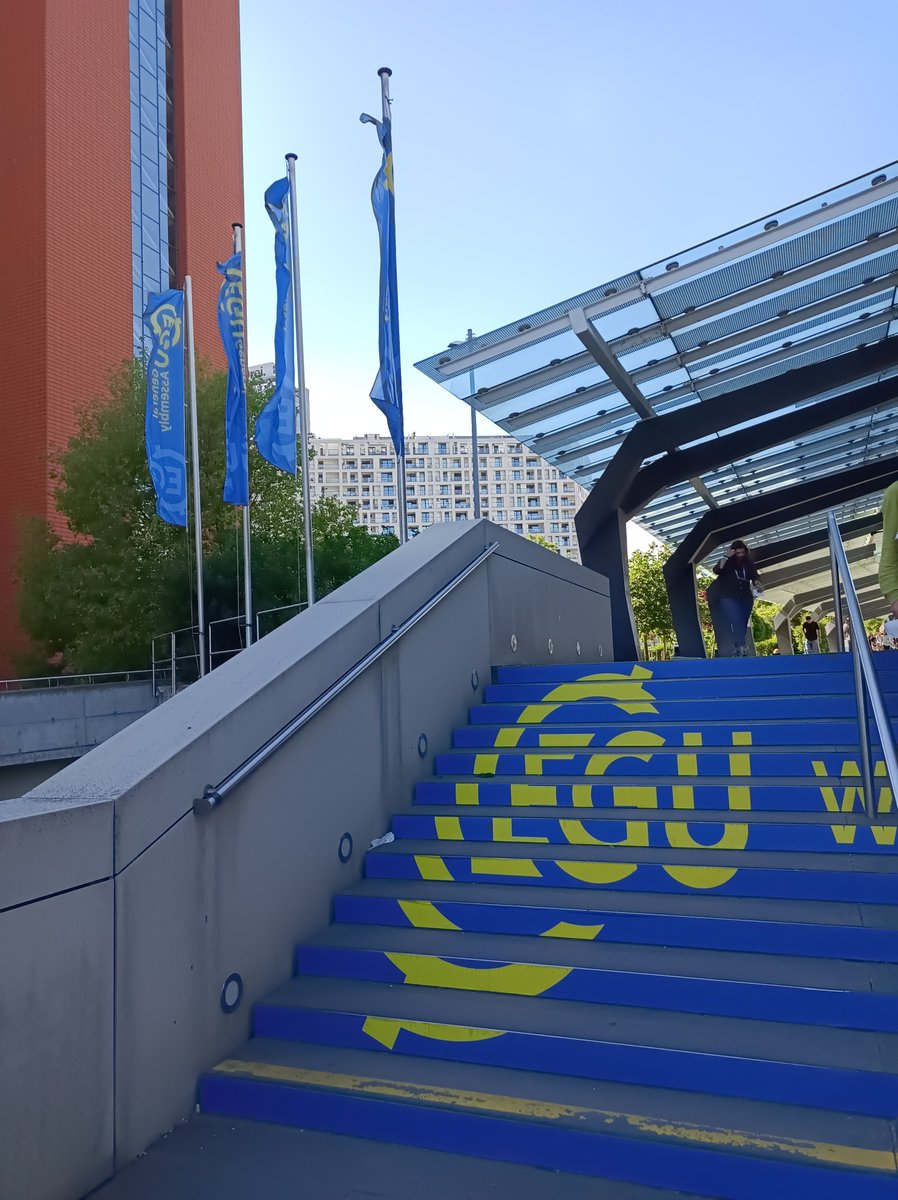 I had a great time at #EGU22! Great talks, catch-ups, new contacts and time with @list_hydrocat! Hopefully more time for questions/discussion next year.

Now it's time for #TrainFromEGU 🚆🇦🇹 ➡️ 🇱🇺. 
#Train2EGU