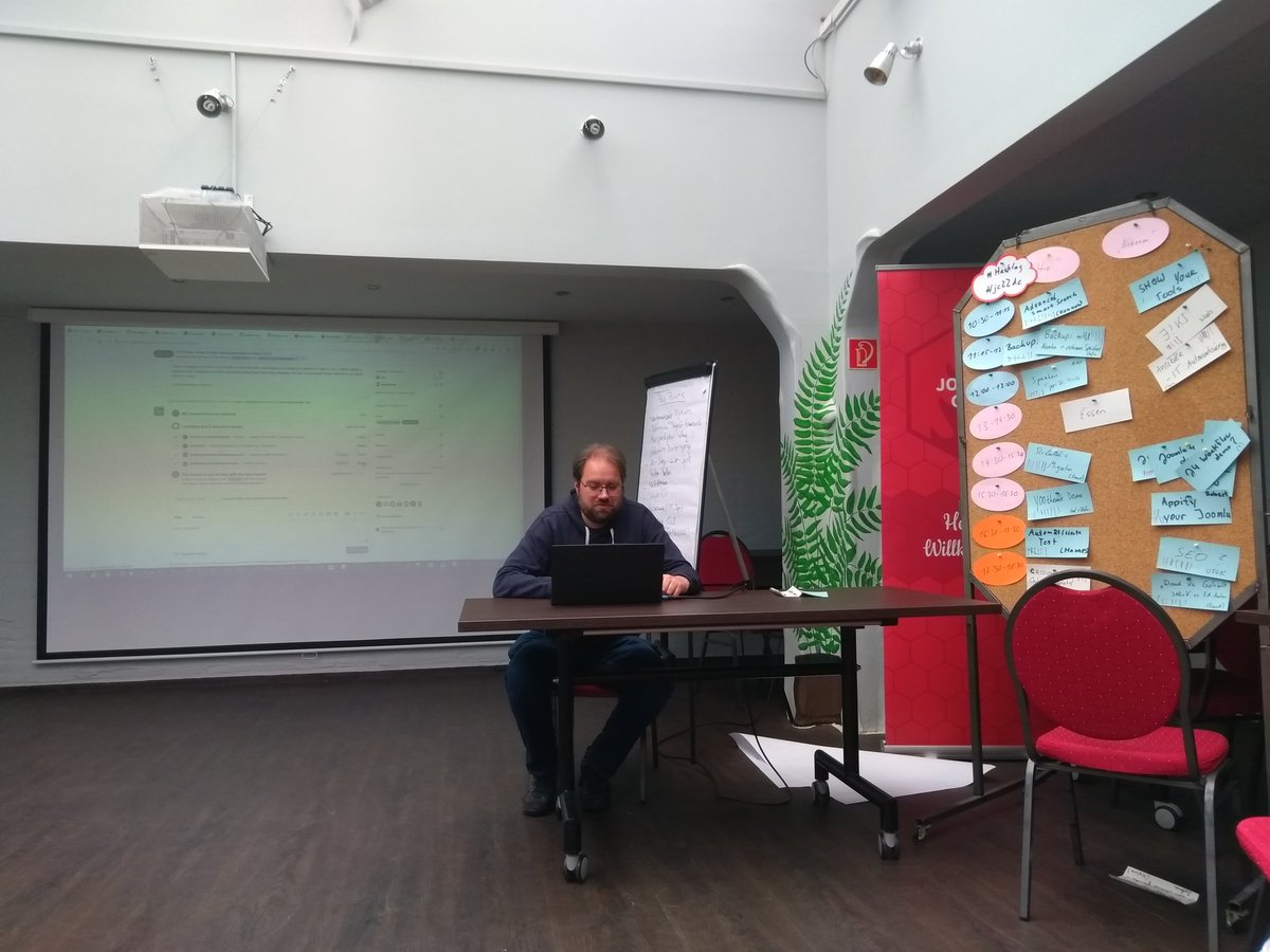 DavideMessia's tweet photo. joomla: RT @pe7er: At JoomlaCamp in Essen, Hannes Papenberg talks about automated testing for #Joomla 4. #jc22de @Hackwar https://t.co/zXlwIzhR4w #joomla #opensource