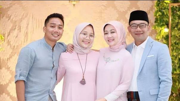 KompasTV's tweet photo. Warganet Indonesia Serang Review Google Maps Sungai Aare pasca Anak Ridwan Kamil Hilang di Swiss https://t.co/UcRdjwGQBe https://t.co/5C5r9fDYeJ