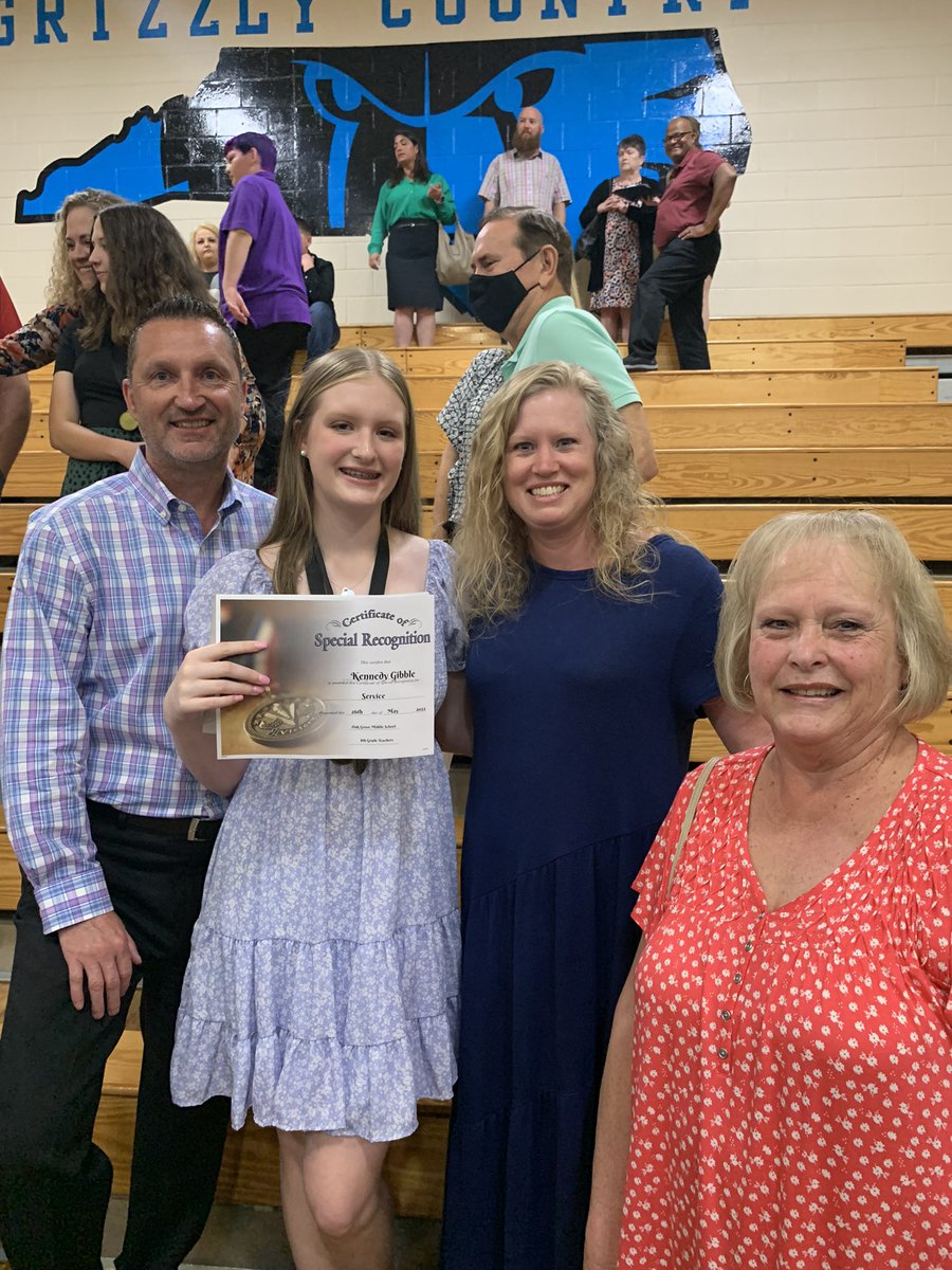michele_gibble's tweet photo. Proud of our girl for finishing 8th grade with A honor roll, service award, and an ela award! Now on to oghs for class of 2026. https://t.co/OD2LmGr5Bh