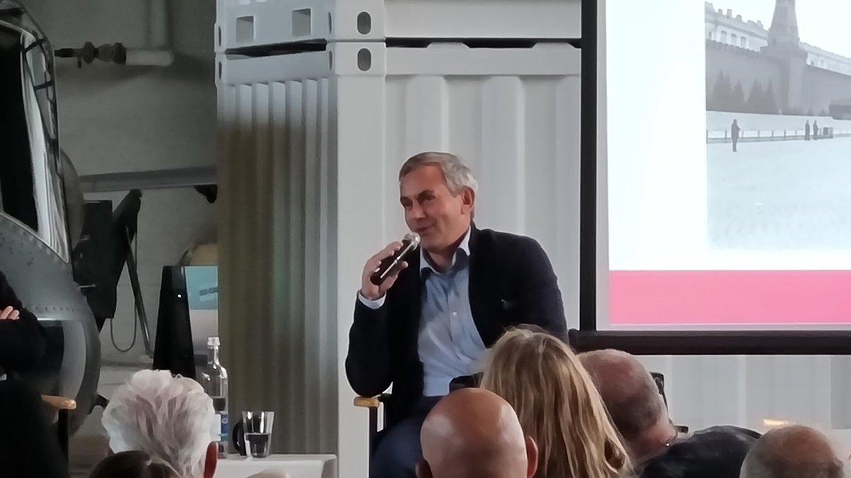MHMGatow's tweet photo. Der Kremlflug von Mathias Rust mit @wladimirkaminer im @MHMGatow #flig #fliegenimgrenzbereich https://t.co/MEWx2H6RIA