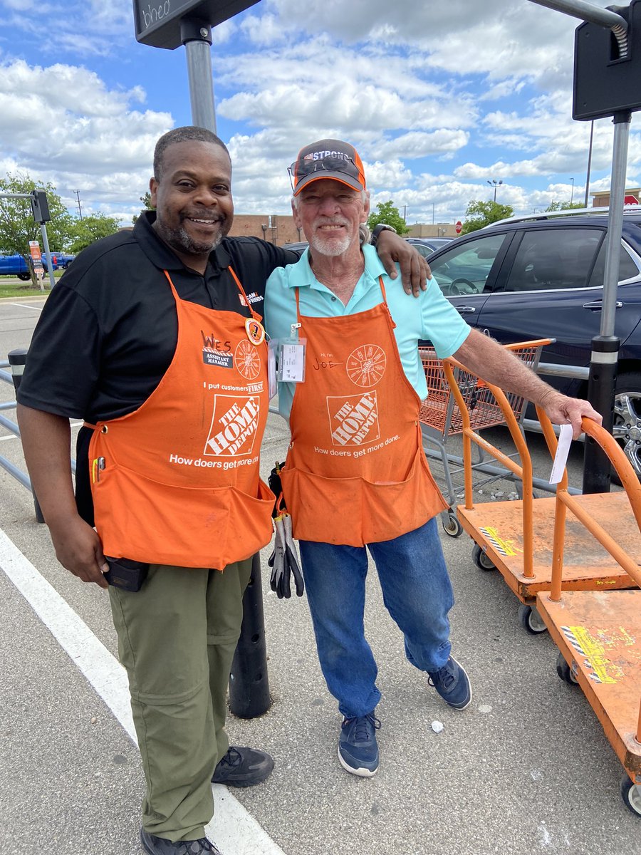 This dynamic duo of Joe and John is killing it in the lot today!! The store and I can't thank you enough for your hard work 🔥👏💪 @willdingman76 @DorthanalL @Wes08114866