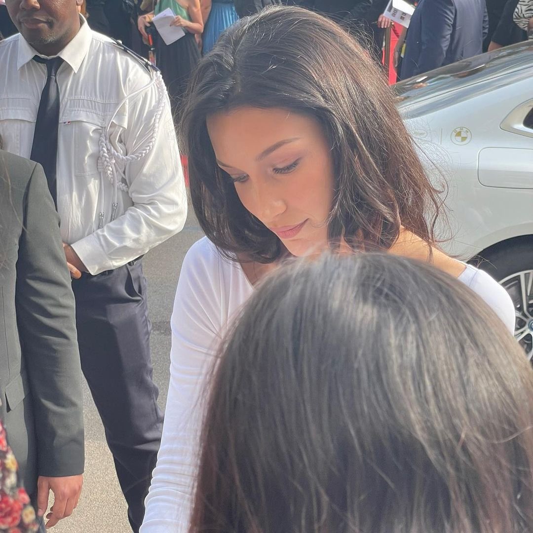 gillarry bot tweet media