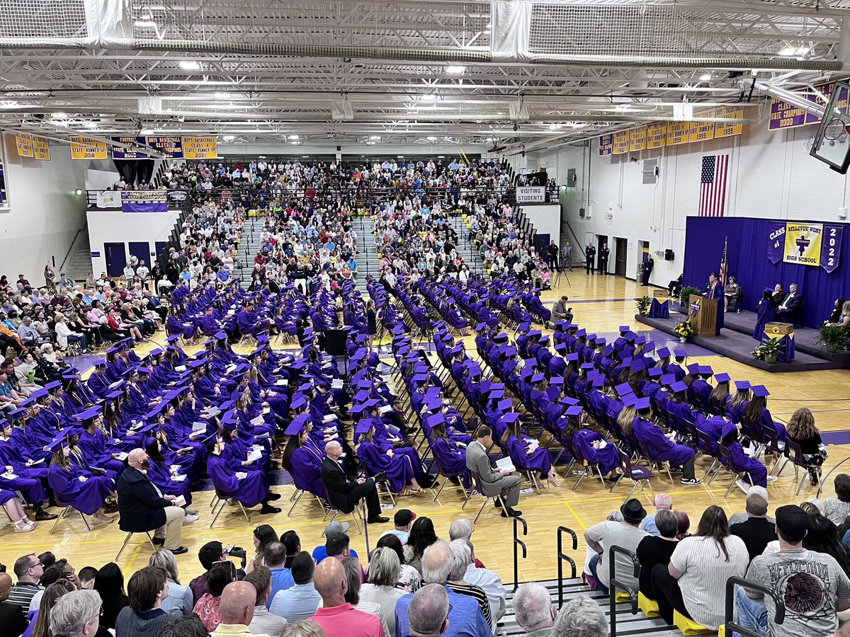 TbirdEMPIRE's tweet photo. Congratulations to the Class of 2022!!!!!!!!!  It’s A Great Day To Be A T-bird!!!!!!!!! https://t.co/yy0dEUXk6E
