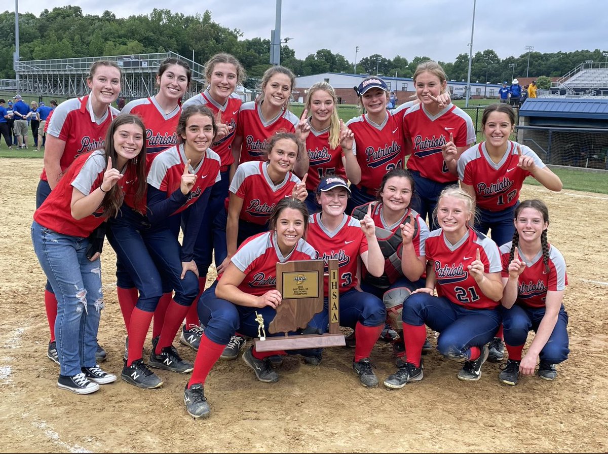 gordonmiriam22's tweet photo. SECTIONAL CHAMPS!!! So proud of this team!! #notdoneyet #whitepants @SWpirillo @_oggy17 @hhpatriots https://t.co/sGMc6Ti5To