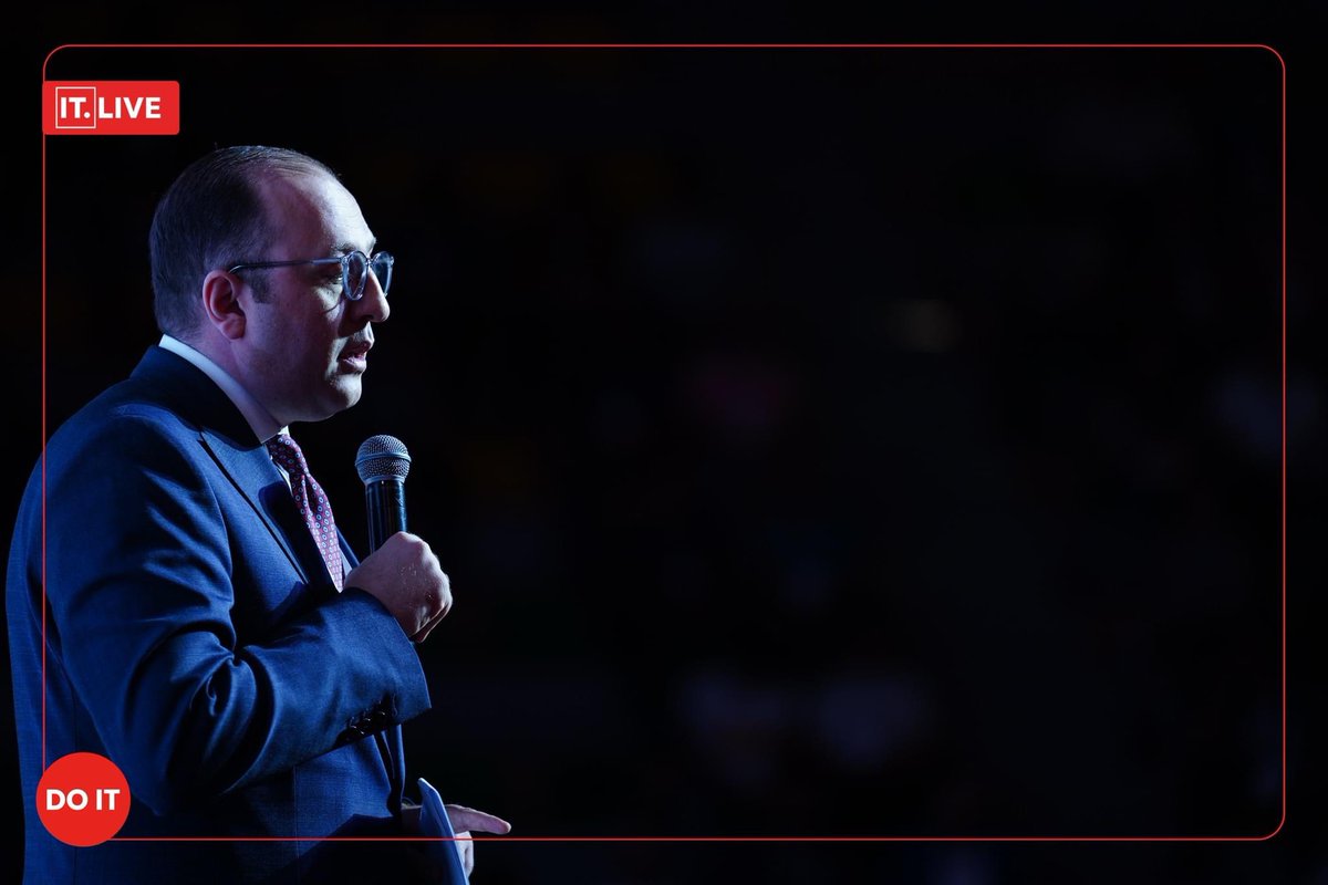 Ali_Tariq2's tweet photo. Around 4000 participants in IT Live 2022 
Thanks for inviting me to be on of the speakers .. #iraq #banking #itlive https://t.co/pT2ADvn1jn