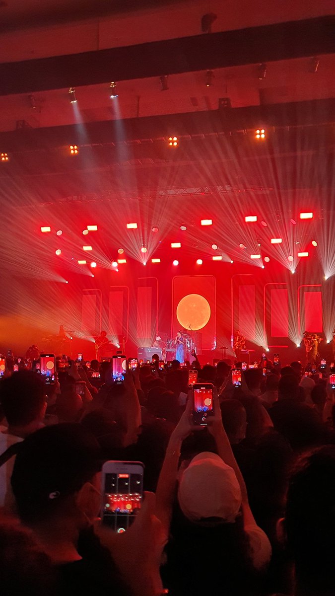 sonofabiccc's tweet photo. AAAAAAAAAA YURA MUNCUL DI SHOWNYA PJ MORTON #JavaJazz2022 #BNIJavaJazz https://t.co/7SIp8CuvQ3