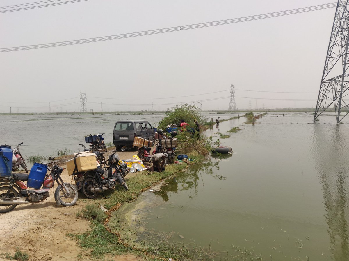 delhi_dehaat's tweet photo. @CycleIndia_ @RawtaWelfare @IFC_Dpt @DMSouthWest1 @LtGovDelhi @RajNiwasDelhi @ieDelhi @htdelhi @HTGurgaon @TOIDelhi @TOIGurgaon @THNewDelhi आपका स्वागत @RajNiwasDelhi @LtGovDelhi कोशिश करे #Delhi शहर के साथ जिन गांव की जमीनों पर ये शहर बसा है, जिन गांव के साधनों का इस्तेमाल कर यहाँ के लोगो को सुख सुविधा और मूलनिवासियो को दुख और पीढ़ा मिली है वहाँ आने और ग्रामीणों से मिलने का समय निकालना। #DelhiModel #दिल्ली_दूर_नहीं https://t.co/mynDQaLtK3