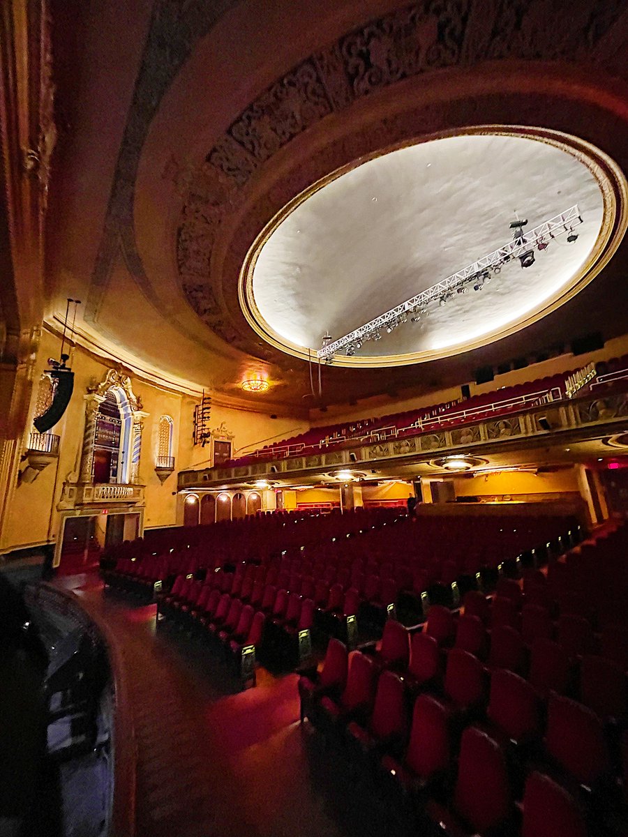 DouglasTaurel's tweet photo. Tonight I'll be gracing this spectacular stage in #champaine @thevirginia 7PM. I've been on some beauties but this one is breath-taking! As an actor, you can't but feel in awe as you walk into this gorgeous building. Like walking into a magnificent church. @petermarksdrama https://t.co/vpq45HoTWi