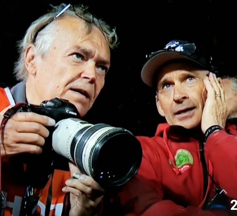 FIM SPEEDWAY GP2 U21 VM-ROUND 1 OF 3. Speedway chief team manager and legend Hans Nielsen (right) at a very hard work in Prague. He is able to handle both all the 3 danish U21-riders and also the most leading speedway world press.
Foto: Wojtek Szoltysek, Swietochlowice, Poland