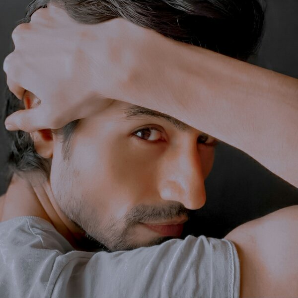 ItsmeAnuPerera's tweet photo. Ahhh , the excitement level tbh >>>>> ♡

P.s : don't steal my babes , they are just running on mind to heart :,)
• #HarshadChopda • #TaraSutaria • #HarshRa • https://t.co/QesLdBXaQw