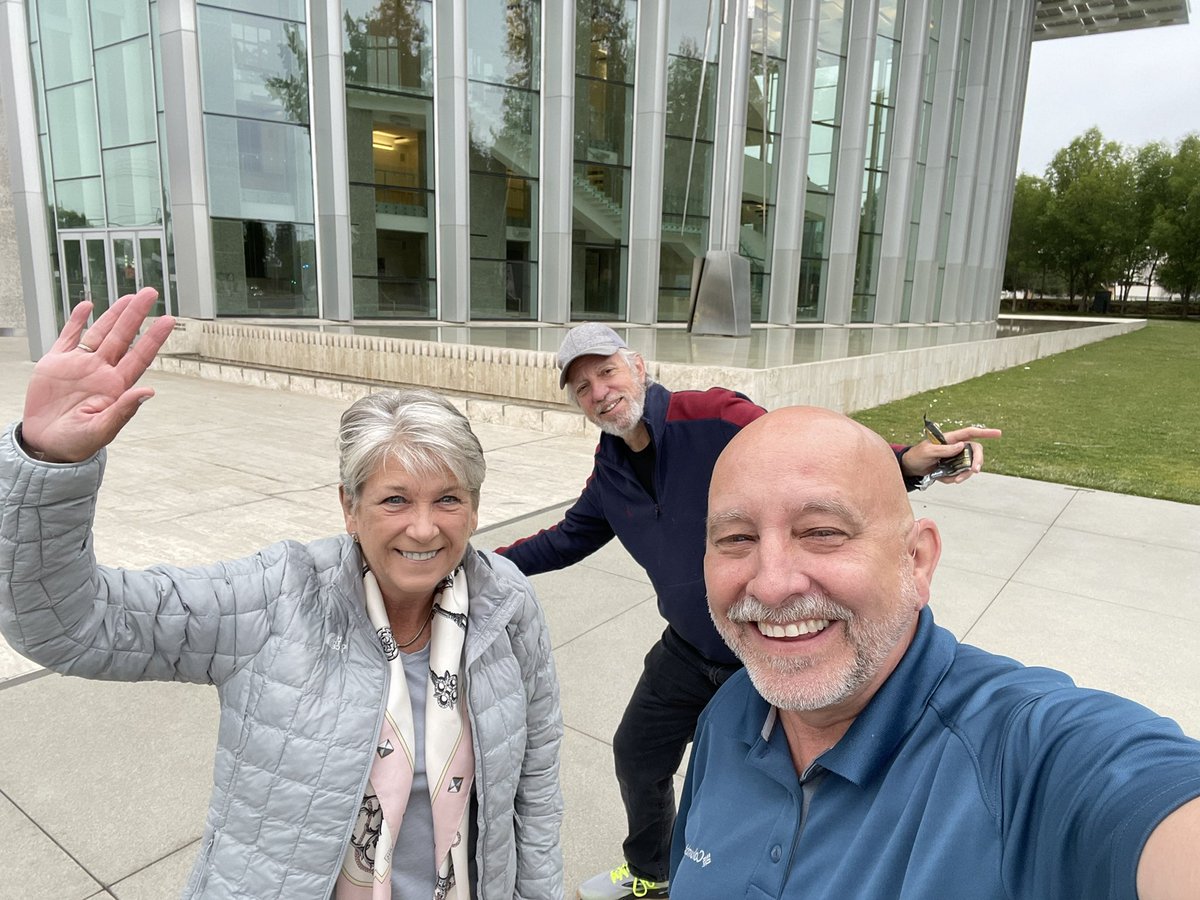 CalStateCISO's tweet photo. 3 down, 20 to go! @calstate #csutour! @csunorthridge early morning greetings from former CIO Hilary Baker and current CIO Ron Philip! (Not pictured) @amichaelberman https://t.co/pIHn7LjV5U https://t.co/vjSmyKqtCu