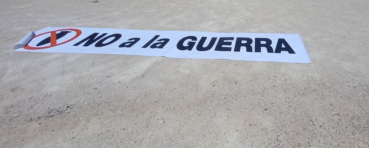 IU_Altoaragon's tweet photo. No todo en Huesca era hoy "desfile militar", había también ciudadanía, de la que formamos parte, que mostraba en el parque de las Mártires, su rechazo al trasnochado y costoso evento.
#GastosMilitaresParaEscuelasYHospitales #NoHayDosSinTresRepúblicaOtraVez #GuerrasNo #NoALaOTAN https://t.co/4JebIgYBM1