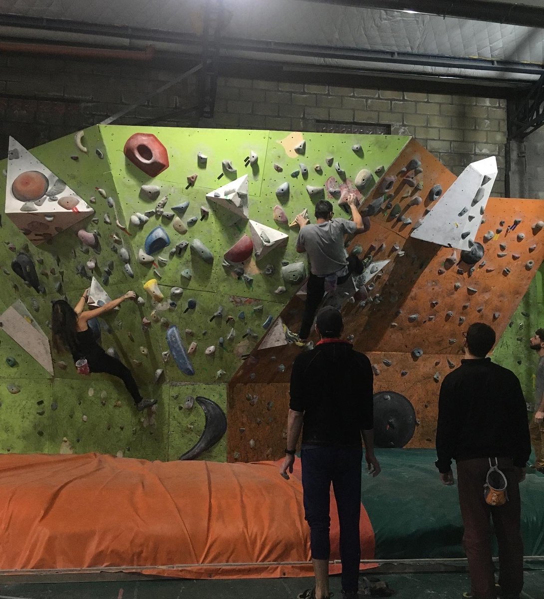 AndinoEsquel's tweet photo. Viernes de prácticas!!🧗🏿‍♂️🧗🧗🏽‍♀️ https://t.co/BfEtMiqjqu