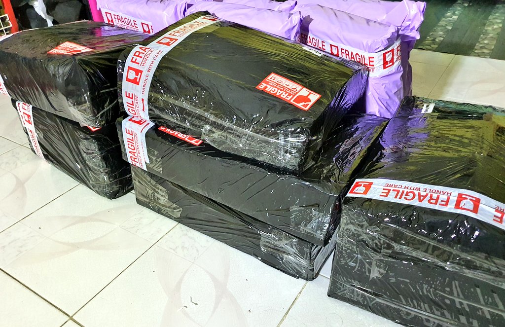 Uppoompat_MY's tweet photo. Completely done with packing😊🤗

#Uppoompat_MY 
#Mymayo
#มาโยของอัพ https://t.co/qeWMdN4OEo