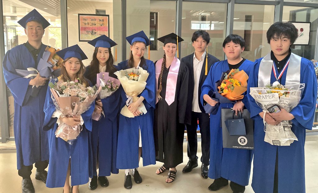 ExpatMusicEd's tweet photo. Congratulations, Class of 2022! https://t.co/bN3NeLlUxB