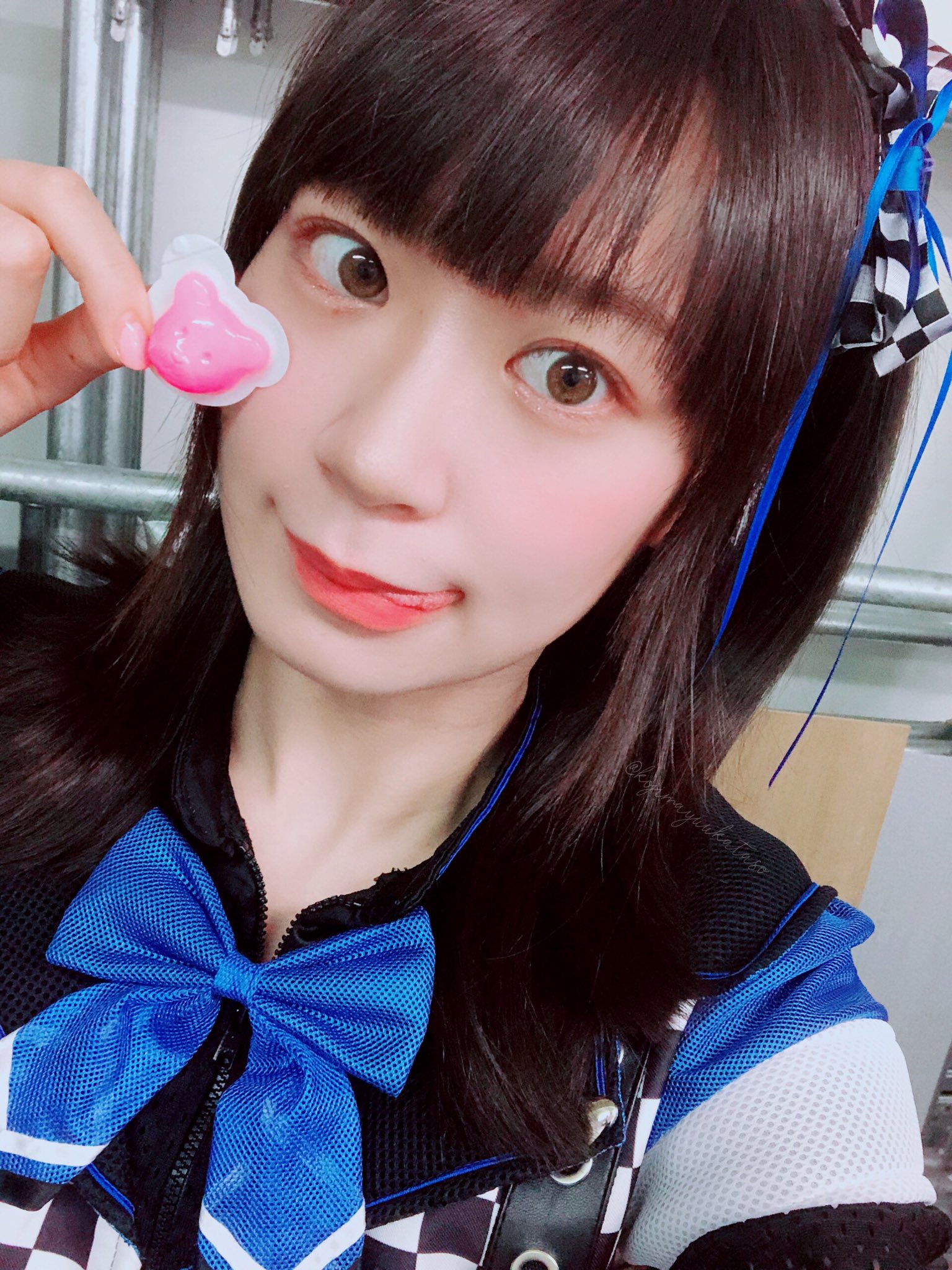 仮面女子」のコラボアイドルユニット 無限女子4名の直筆サイン