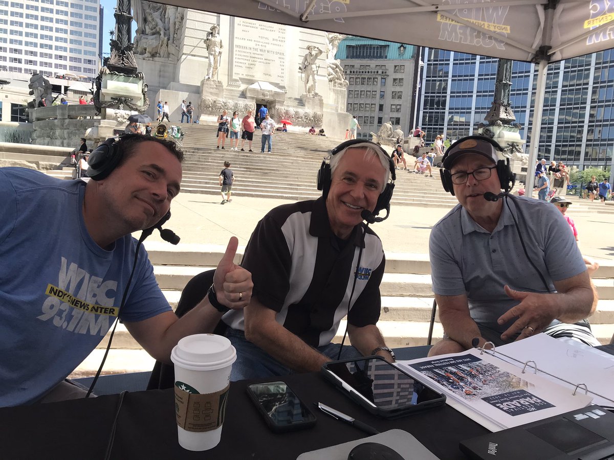 caseydaniels317's tweet photo. Parade day! With the home and garden show and @hammerandnigel #WIBC https://t.co/fnhgk1l450