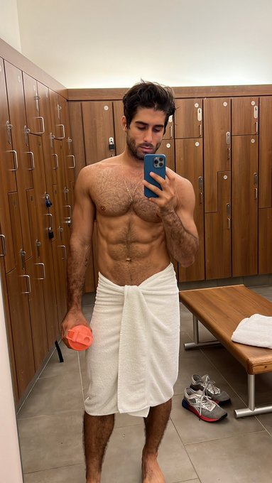 Oh hello https://t.co/Hu701M943v