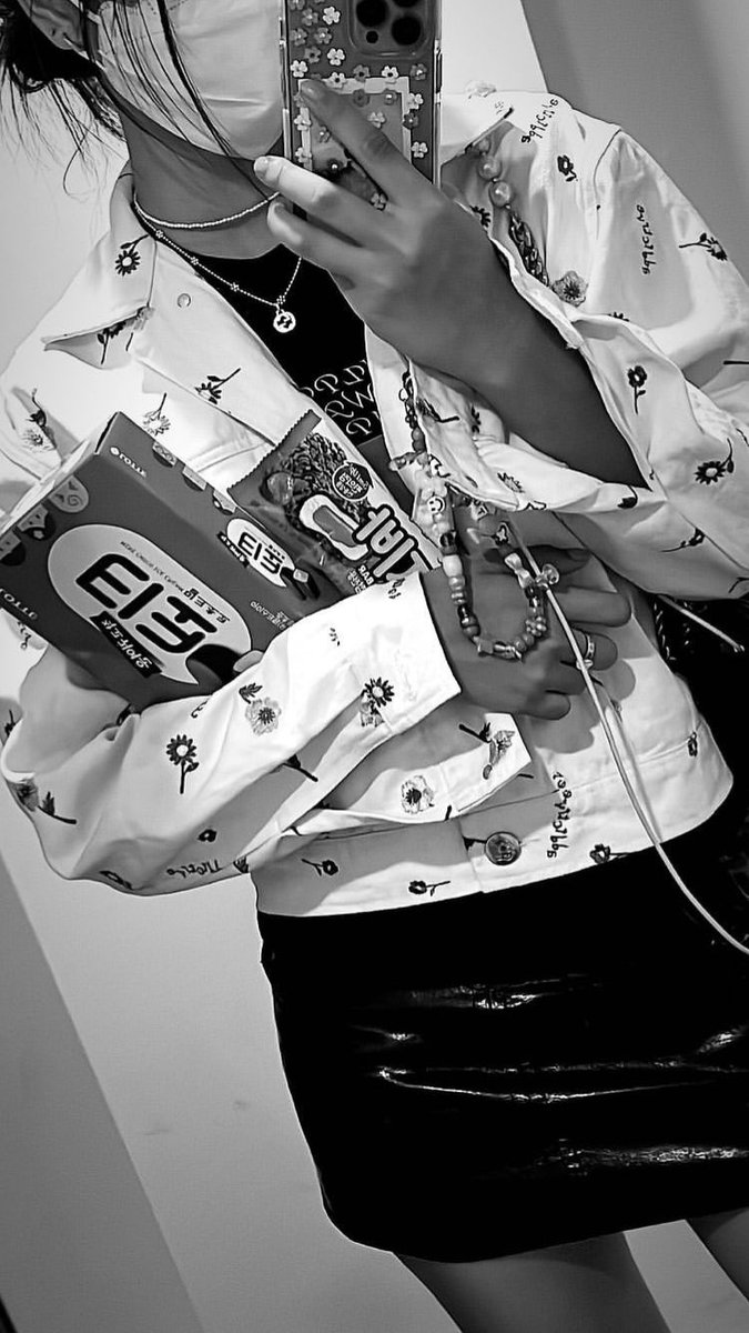 Tu_ttwOfficial's tweet photo. 🖤😏

IGs : Tontawan : Update 

#tontawan_t #tontawan
#intuyou https://t.co/2pl7F2HeZd