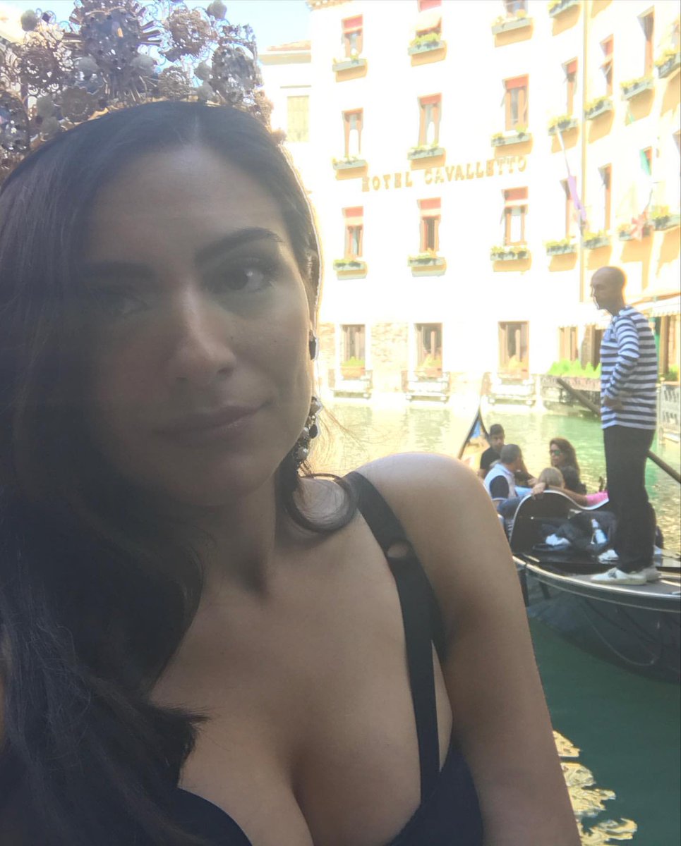 MundoBrecoBr's tweet photo. || 📸 Via IG @anabreco ||

Venezia - Biennale 
Miss you Italy 🇮🇹 🍝 https://t.co/vCkmg6efzl