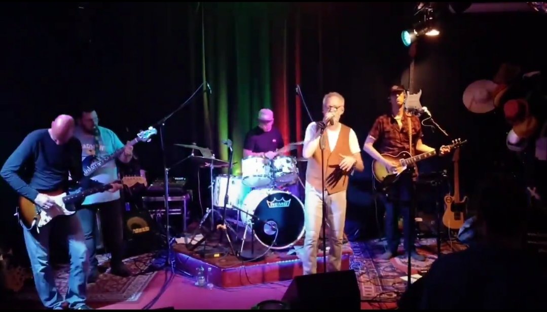 phonicband's tweet photo. Freunde der handgemachten Rockmusik ...

Nach 9 Monaten war es gestern endlich wieder soweit ... raus aus dem Proberaum, rauf auf die Bühne. Das Culucu Kleve wollte gerockt werden.

Was sollen wir sagen ... es wurde Zeit. Wir haben Euch vermisst

Danke für den gestrigen Abend. https://t.co/1HAdA7b27f