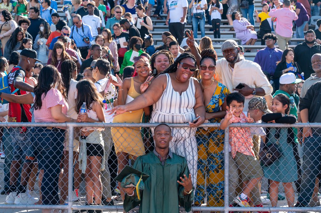 jenny_mcgown's tweet photo. It was a beautiful morning to celebrate our @KleinForest Class of 2022 graduates! ☀️🎉 So proud of our Golden Eagles whose huge smiles left everyone in their presence inspired &amp; excited to see all they will do in the future. 💚💛#Promise2Purpose #ForestGrad22 #kleinfamily https://t.co/rhavcOGyOB