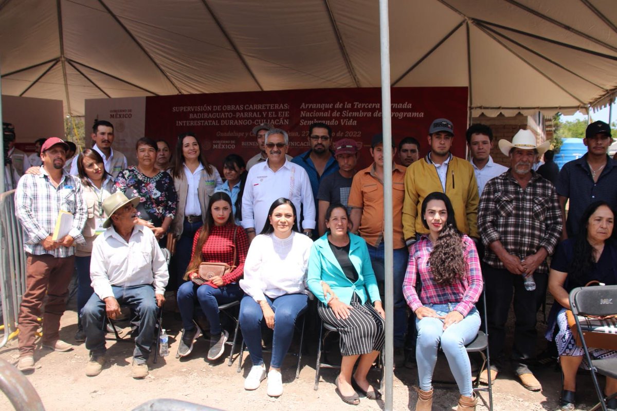 A_MontielR's tweet photo. Un gusto estar en Guadalupe y Calvo, un lugar que me trae grandes recuerdos de nuestros sueños de transformación, junto al Presidente @lopezobrador_ iniciamos la 3a.Jornada Nacional de Siembra 2022 acompañados de los gobernadores de Sinaloa, @rochamoya_ y Chihuahua @MaruCampos_G https://t.co/iVFduSynec