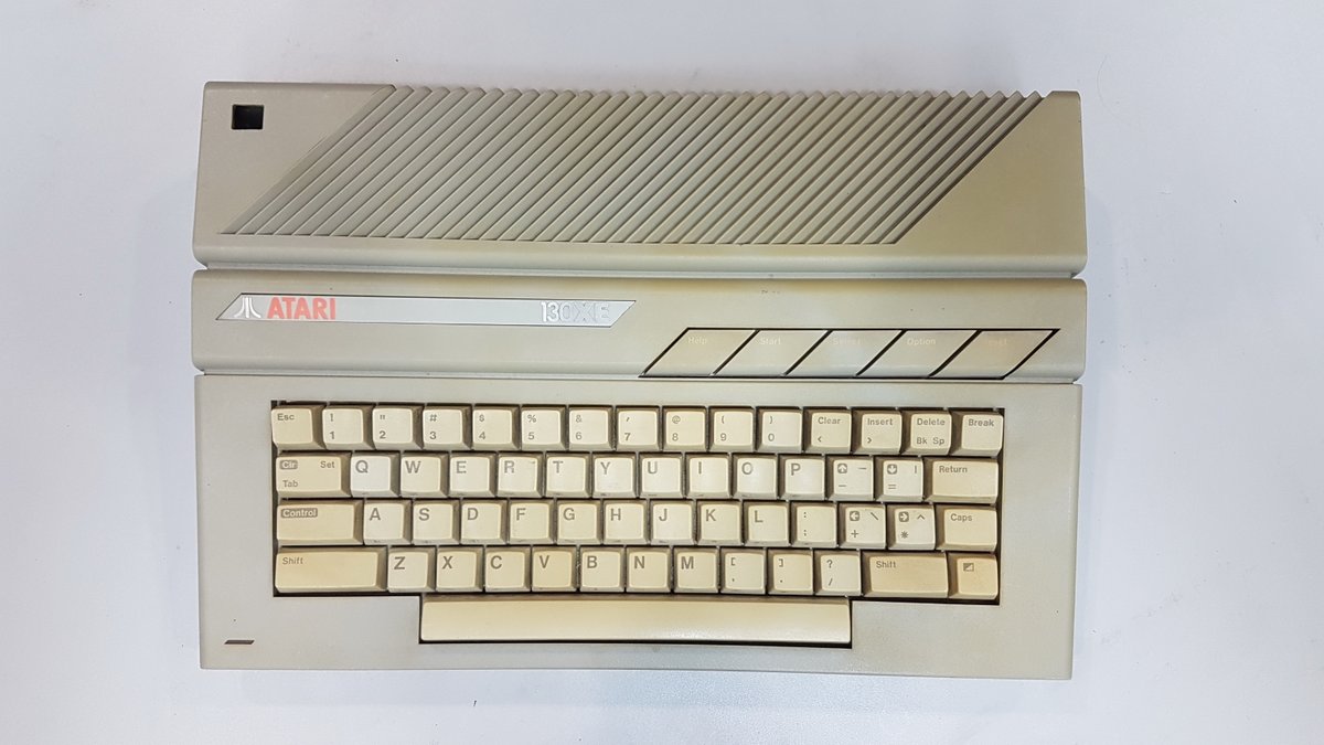 AndrewsTechBrk's tweet image. Next on the bench and last of the Atari 8bit family is this 130XE. This was the last hurrah for the Atari 8bit family of computers with its 128K of memory.
#retrocomputing #atari #ataricomputer #atari130xe #130xe