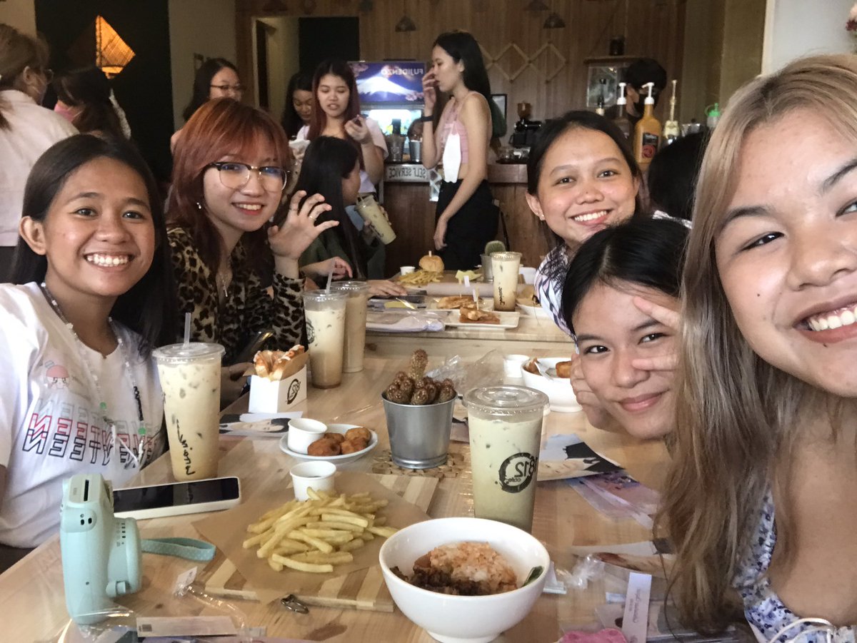 gyuseokhao97's tweet photo. a day well spent with caratdeuls ♡ big thanks to @exquisiteph_ for this experience! see u sa next cse hehe.
ps. super happy ko na nashare ko sa inyo ang papel collections ko 🥺 next time uli!
#7withSEVENTEEN #ExquisitePH https://t.co/8K2KPk6sL2