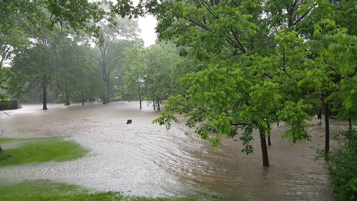 RJMack65's tweet photo. @EricWFMJ This is what we looked like on this date 3 years ago here in Canfield. #ohwx https://t.co/eT35m4NGfm