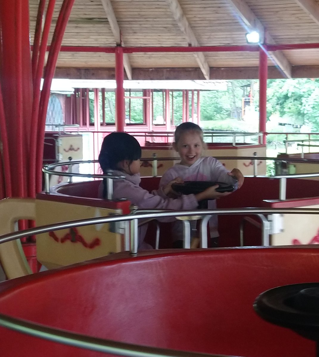 MisRobinson's tweet photo. Year 2 had an amazing day at Gullivers world ❤️ 🎢 🍦 https://t.co/s8OwXKtTVT