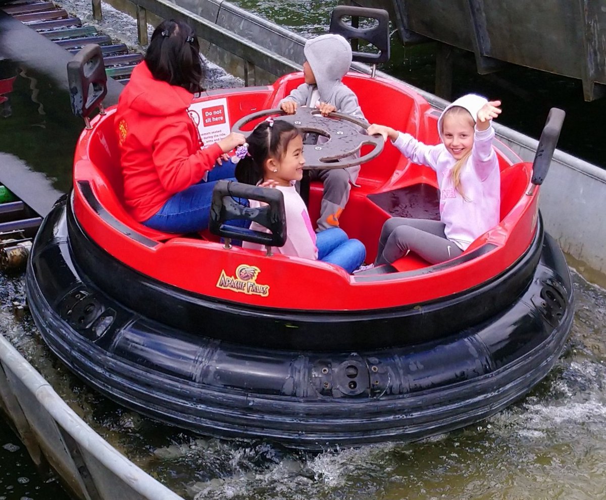 MisRobinson's tweet photo. Year 2 had an amazing day at Gullivers world ❤️ 🎢 🍦 https://t.co/s8OwXKtTVT
