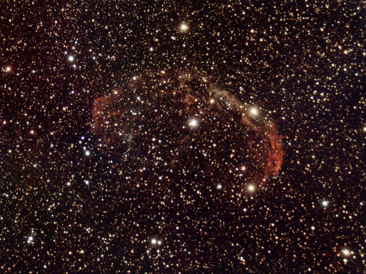 jamescryer's tweet photo. The Crescent Nebula (NGC 6888). Taken from the patio last night. https://t.co/h3M8utxWLp