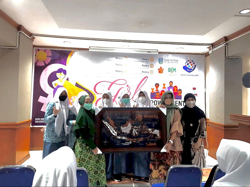 muh_muda's tweet photo. pwmu:  Tak Mengenal Gender, Stop Pelecehan Seksual: Tak Mengenal Gender, Stop Pelecehan Seksual, liputan Fibrina Aquatika kontributor https://t.co/BQikWdyYDU https://t.co/BQikWdyYDU – Girls Empowerment, kegiatan bertajuk pelajaran dan informasi penting… https://t.co/vnWokp69rT https://t.co/D6bxwYiVCX