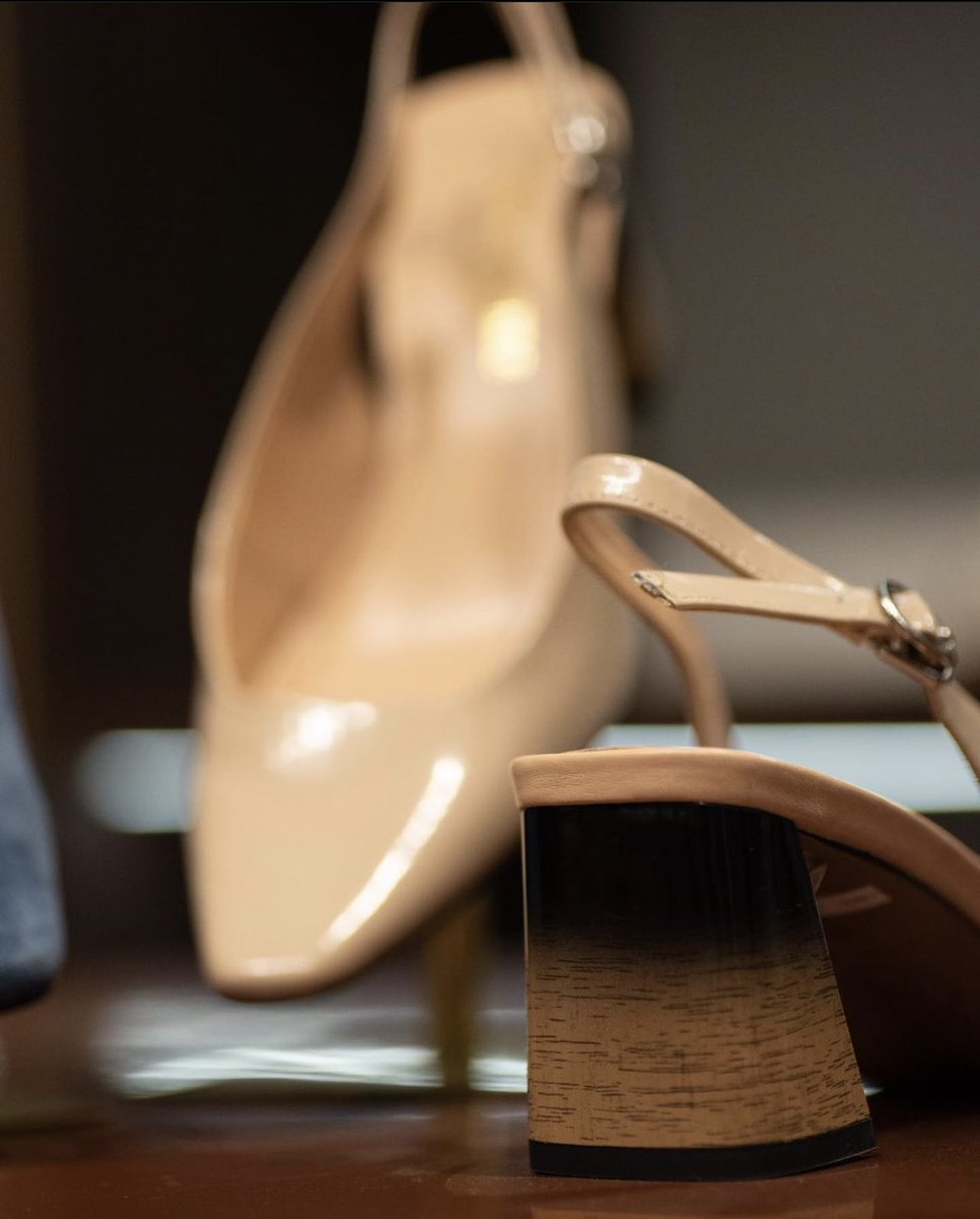 heelandbuckle's tweet photo. Narrow to wide heels are in the midst of a season takeover. You've probably noticed these dreamy designs all over Insta, and since there's nothing better for beating this quarantine time than with some good ol' retail therapy, now's the time to snag yourself a style you love❤️ https://t.co/es55mfli7c