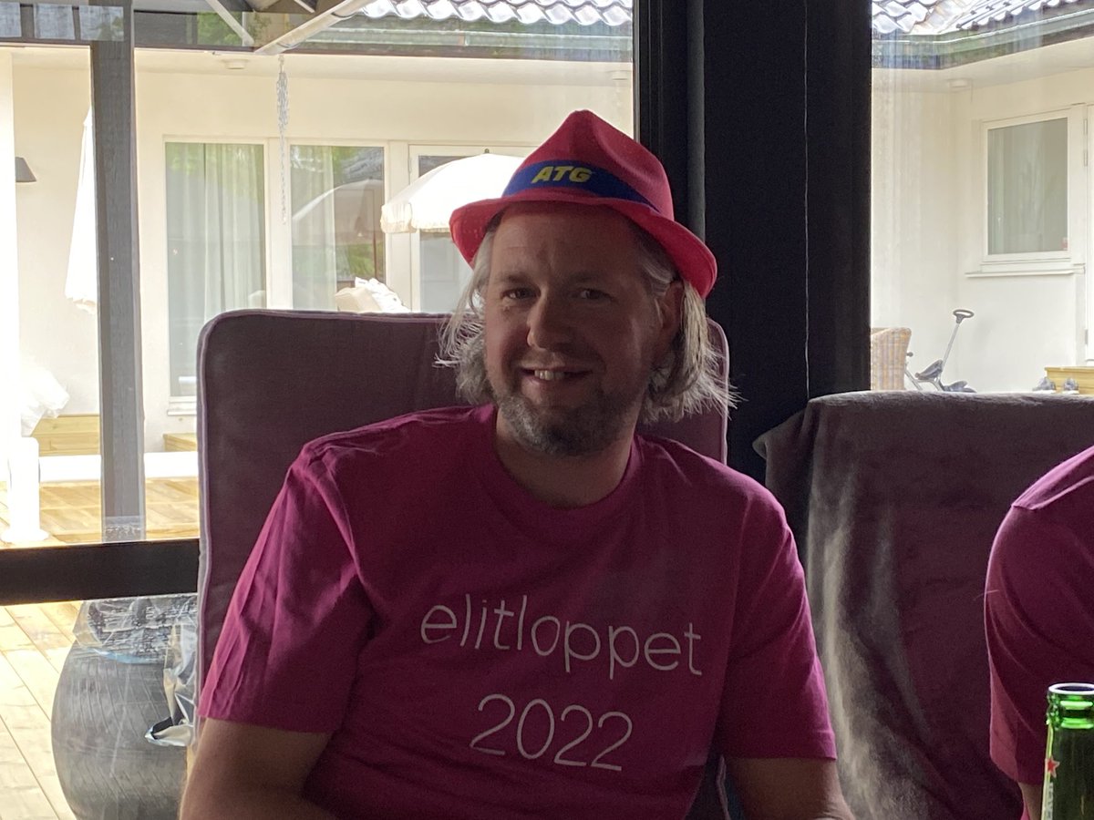 Stellanovicz's tweet photo. Ja, visst borde han varit nere med delägare Källberg redan idag. Öga (öbrink jr) laddar i Gävle inför imorgon . #elitloppet #brotherbill #Gävle @TV4Sport https://t.co/mestNrNPeO