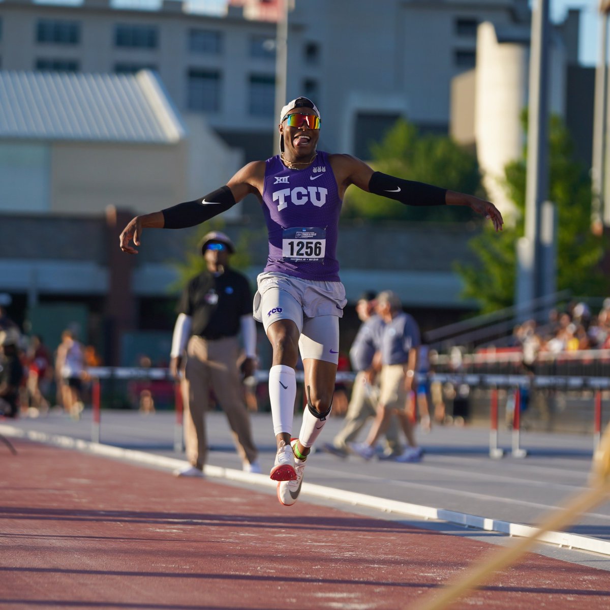 Du your dance 😈🐸

#GoFrogs | <a href="/du_airlines/">Chenge Mapaya (Du Airlines)</a>