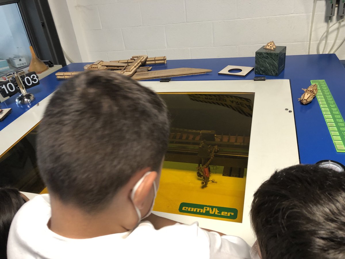 CoderDojoPavia's tweet image. Lasercut after #inkscapelab at Ctrl+Alt museum #pavia #museo #bambinfestival