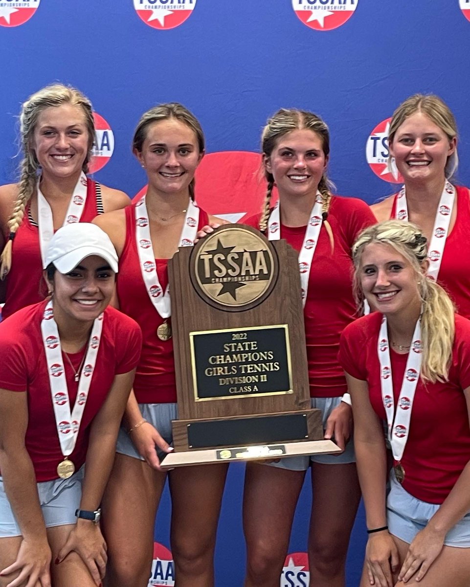 A busy week of high school tennis 🎾 
12 players who started in our JD program competed at the state tournament this week.

Congrats to Brilee and Blair, to Elli and to the USJ girls team on winning their state titles.