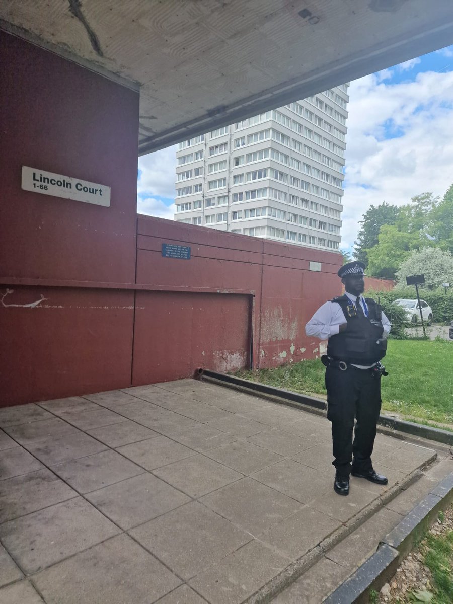 Patrols being completed at LINCOL COURT for any ASB. Everything in check. #Woodberrydown #Hackney