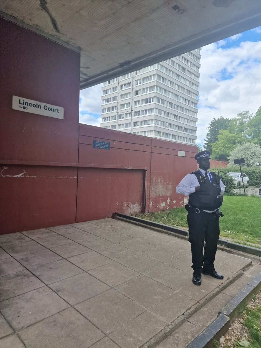 Patrols being completed at LINCOL COURT for any ASB. Everything in check.
#Woodberrydown
#Hackney
