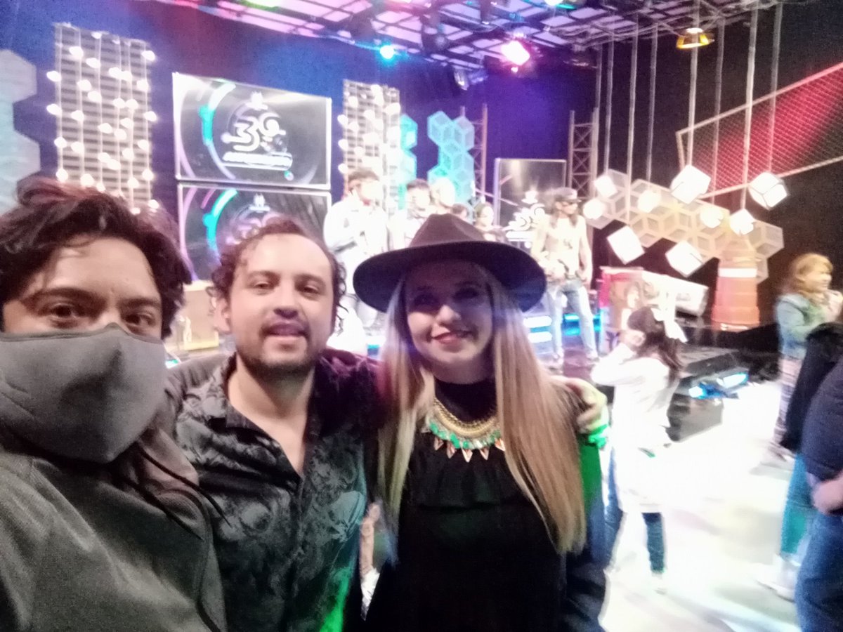 COMECARNE's tweet photo. Rockeando en este 14 aniversario de radio mexiquense https://t.co/SVr9vFTjGB