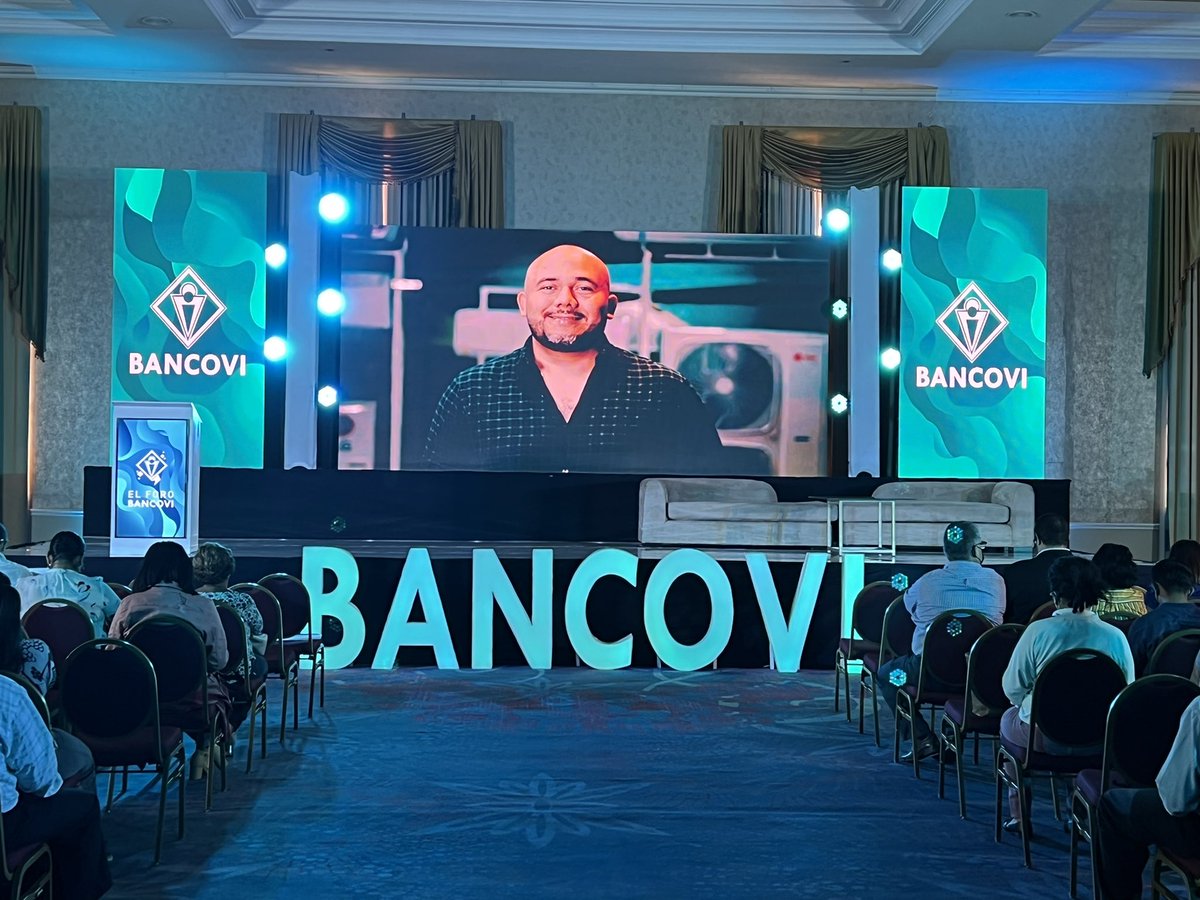 #EMPRESARIAL <a href="/SonoraFM_sv/">Sonora FM</a> presente en el inicio del Foro BANCOVI.
Felicidades a todos los emprendedores que se llevarán mucho conocimiento este día sábado.
#emprendedor