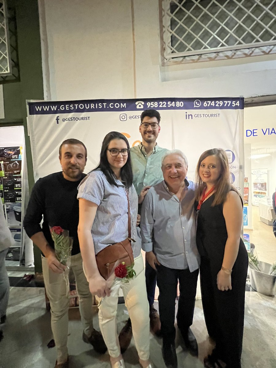 En la inauguración de #GesTourist con la inmejorable compañía de los amigos y amigas de #CyACartuja 

¡Currazo de mi Sensi!👏👏👏

<a href="/jmalex/">José Miguel García P</a> <a href="/AlfonsoLatJim/">Alfonso Latorre</a> <a href="/laji_elena/">Elena Latorre</a> <a href="/Sensi_Valle/">Sensi Valle</a> <a href="/julylg83/">Julián Liñán Gómez</a> <a href="/Angie_granada1/">Angie Jimenez</a> <a href="/Crtshrd/">Rubén Cortés </a> <a href="/MarinaBalba/">Marina Bautista💫 #TechnovationGirlsMadrid🚀</a> <a href="/ineslart/">Inés Muñoz</a> <a href="/Cesar_Curru/">🅲🆄🆁🆁🆄</a>